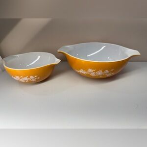 Vintage Pyrex BUTTERFLY GOLD Cinderella Nesting Mixing Bowls 4 QT #444 & # 442